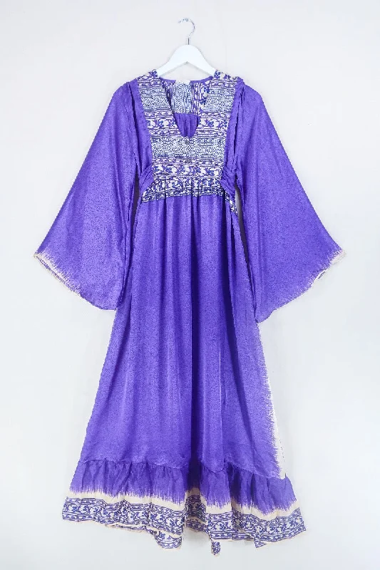 Lunar Maxi Dress - Vintage Sari - Violet Wildflower - Size S Fashionable Printed Maxi Dress Lunar Maxi Dress - Vintage Sari - Violet Wildflower - Size S Fashionable Printed Maxi Dress